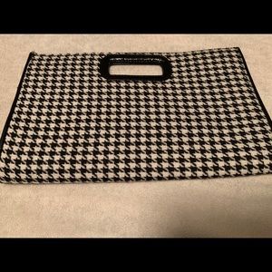 Houndstooth clutch handbag